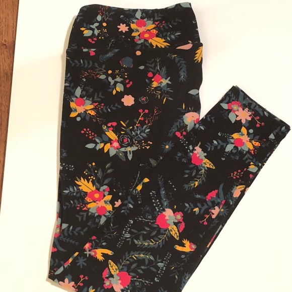 LuLaRoe Pants - LuLaRoe TC Leggings